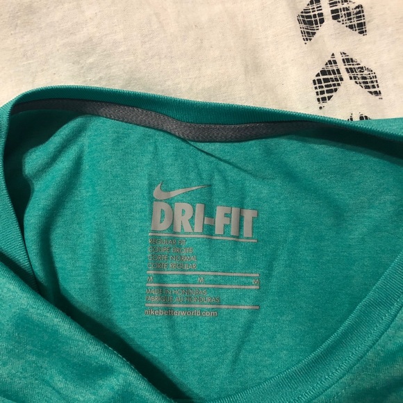 Nike long sleeve - Picture 3 of 3